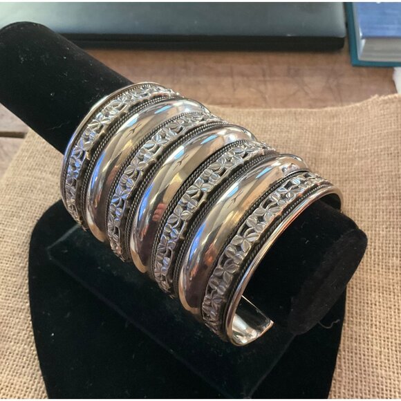 Wide Silver Cuff Bracelet With Intricate Floral Pattern Design For Women - Picture 4 of 14